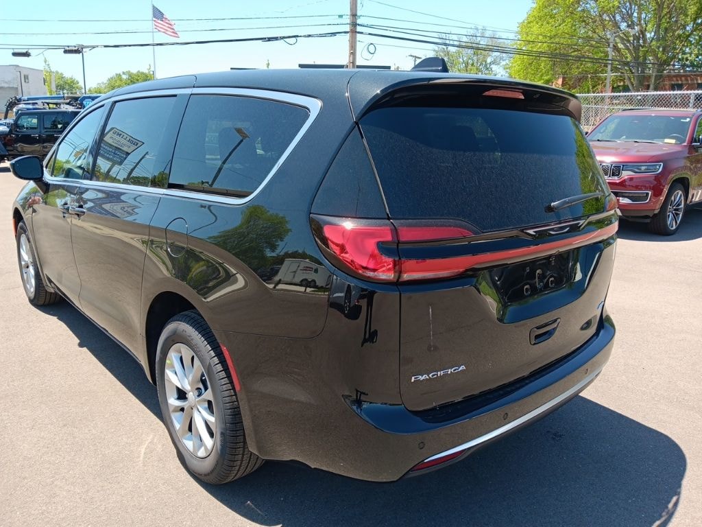 New 2027 Chrysler Pacifica SELECT AWD Passenger Van