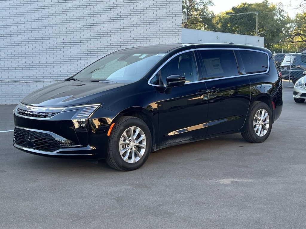 Used 2027 Chrysler Pacifica Select Minivan/Van