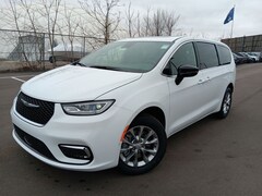 2026 Chrysler Pacifica LIMITED AWD Passenger Van