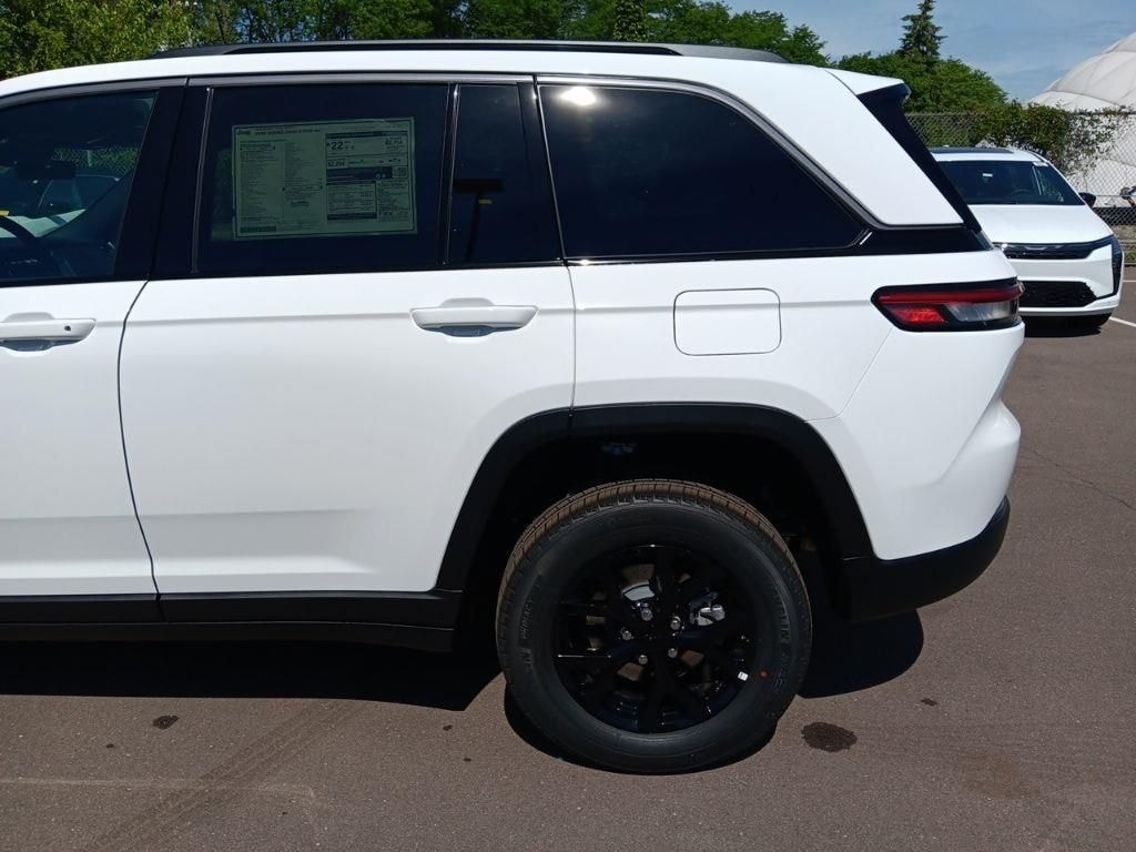 Used 2026 Jeep Grand Cherokee Altitude SUV