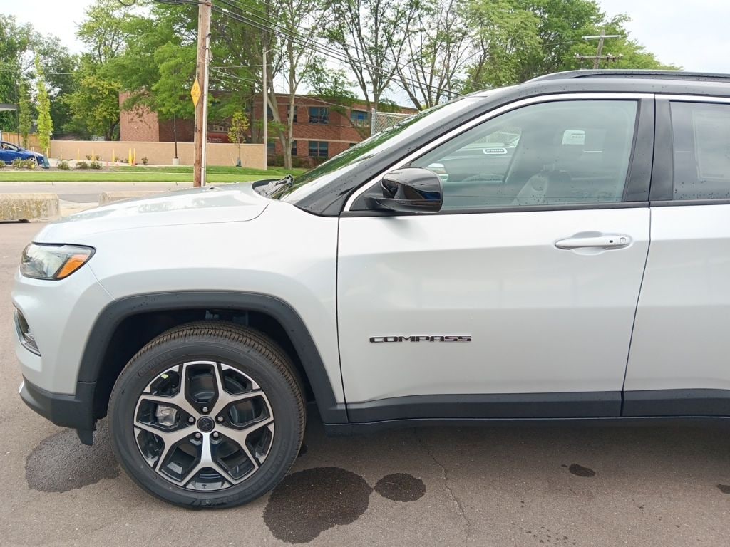New 2026 Jeep Compass LIMITED 4X4 Sport Utility