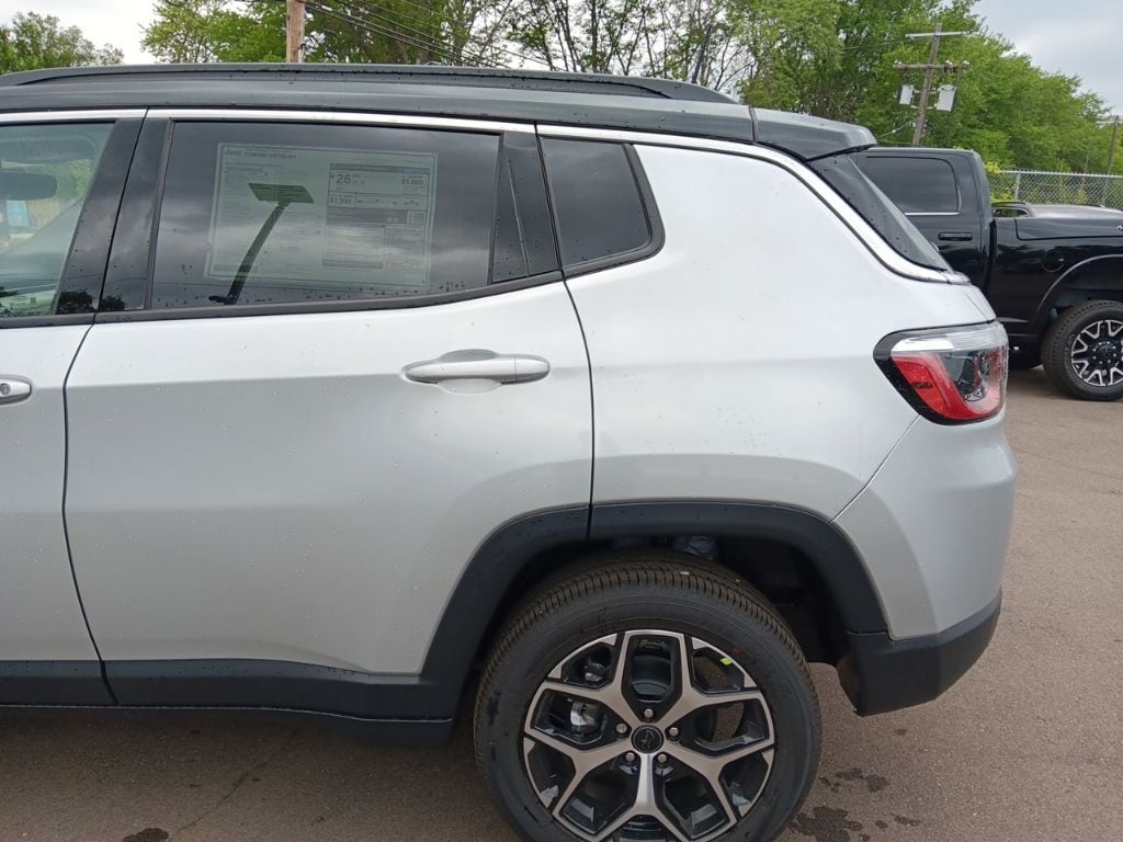 New 2026 Jeep Compass LIMITED 4X4 Sport Utility