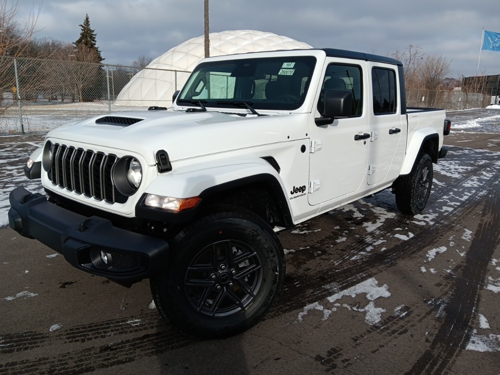 2026 Jeep Gladiator Sport S's photo