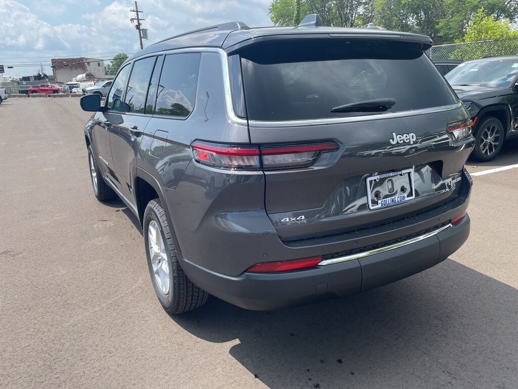 2025 Jeep Grand Cherokee Laredo photo 3