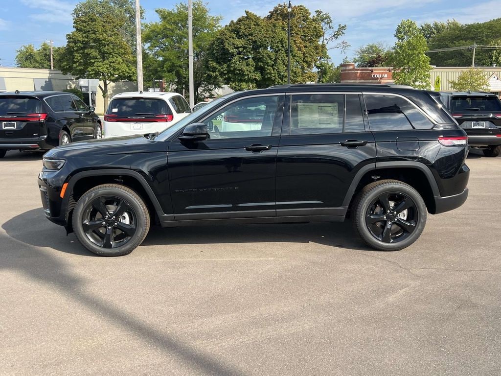 New 2026 Jeep Grand Cherokee LIMITED 4X4 Sport Utility