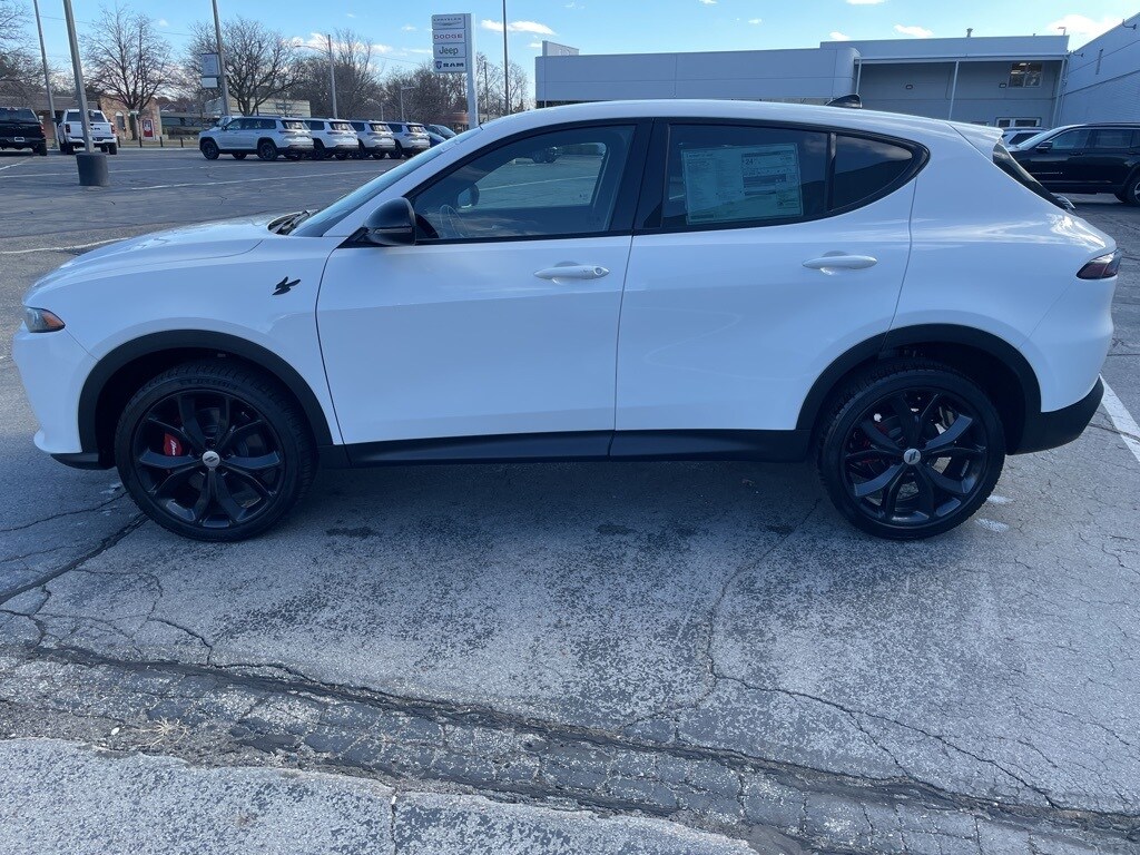2024 Dodge Hornet GT photo 3