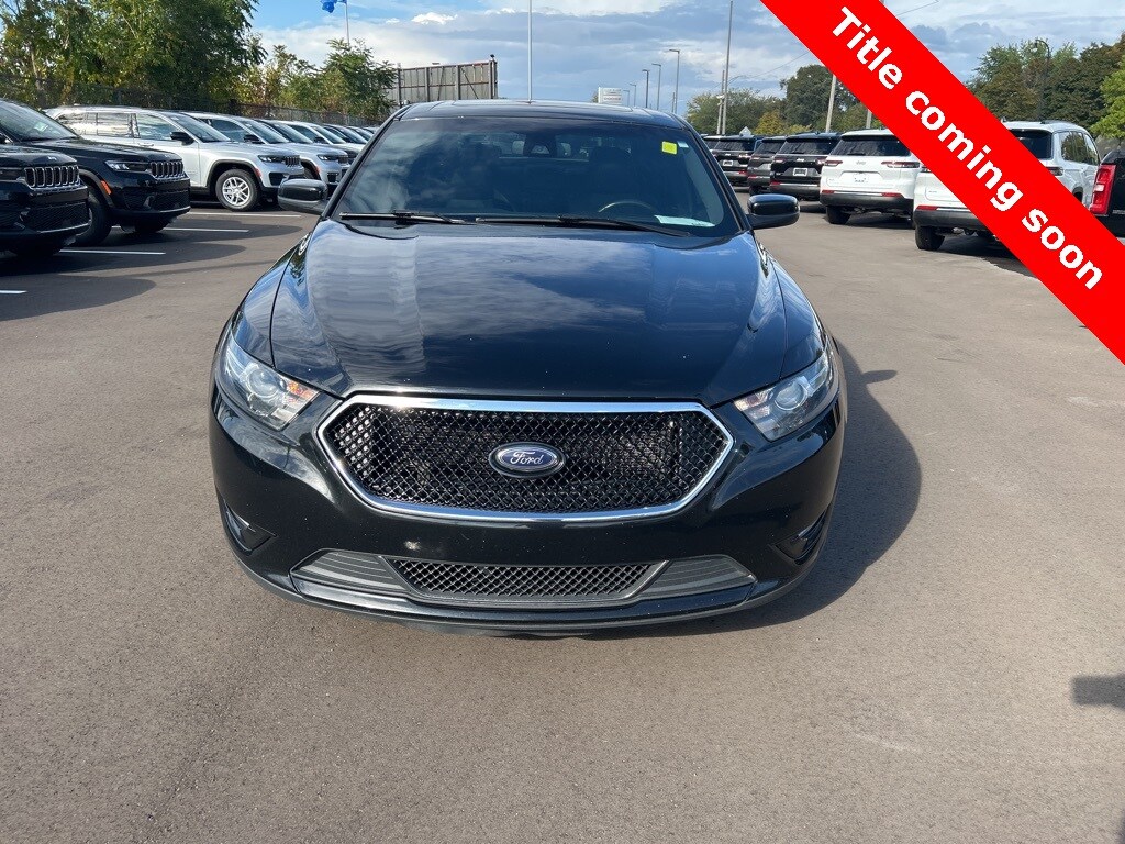 2016 Ford Taurus SHO photo 2