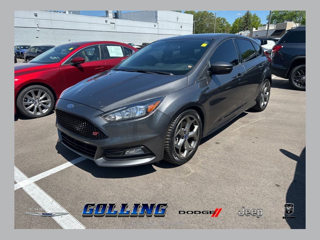 2018 Ford Focus Hatch ST's photo