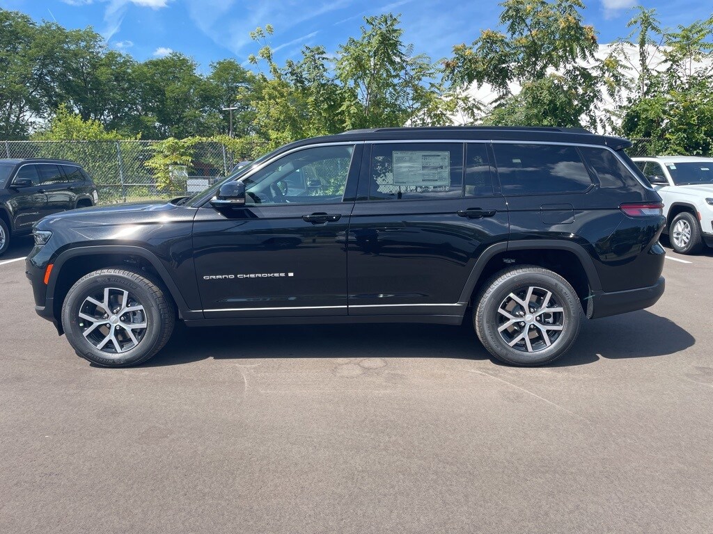 2025 Jeep Grand Cherokee Limited photo 2