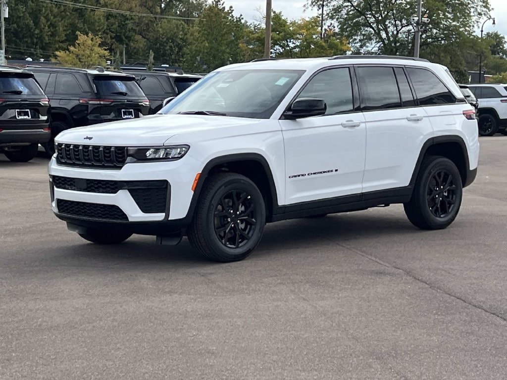 New 2026 Jeep Grand Cherokee LAREDO ALTITUDE 4X4 Sport Utility