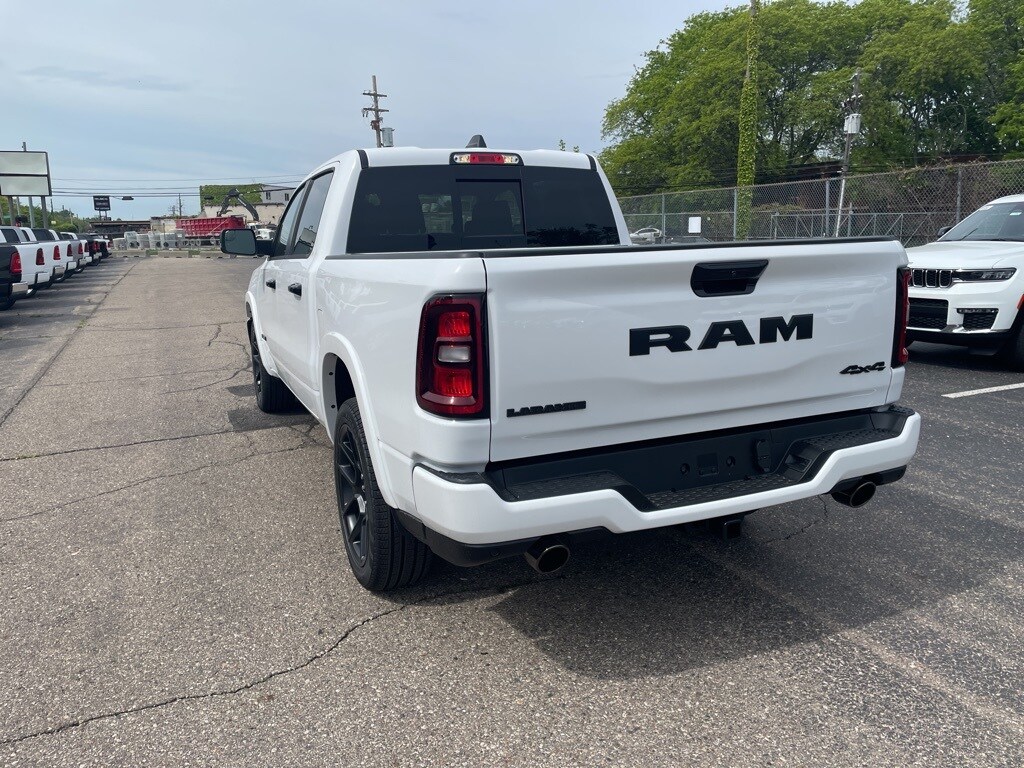 2025 Ram 1500 Laramie photo 3