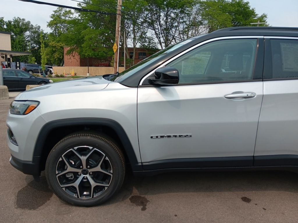 New 2026 Jeep Compass LIMITED 4X4 Sport Utility
