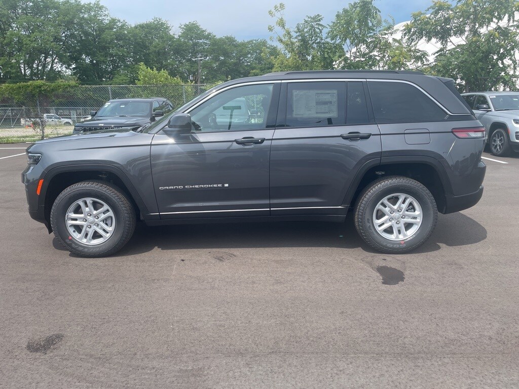 2025 Jeep Grand Cherokee Limited photo 3