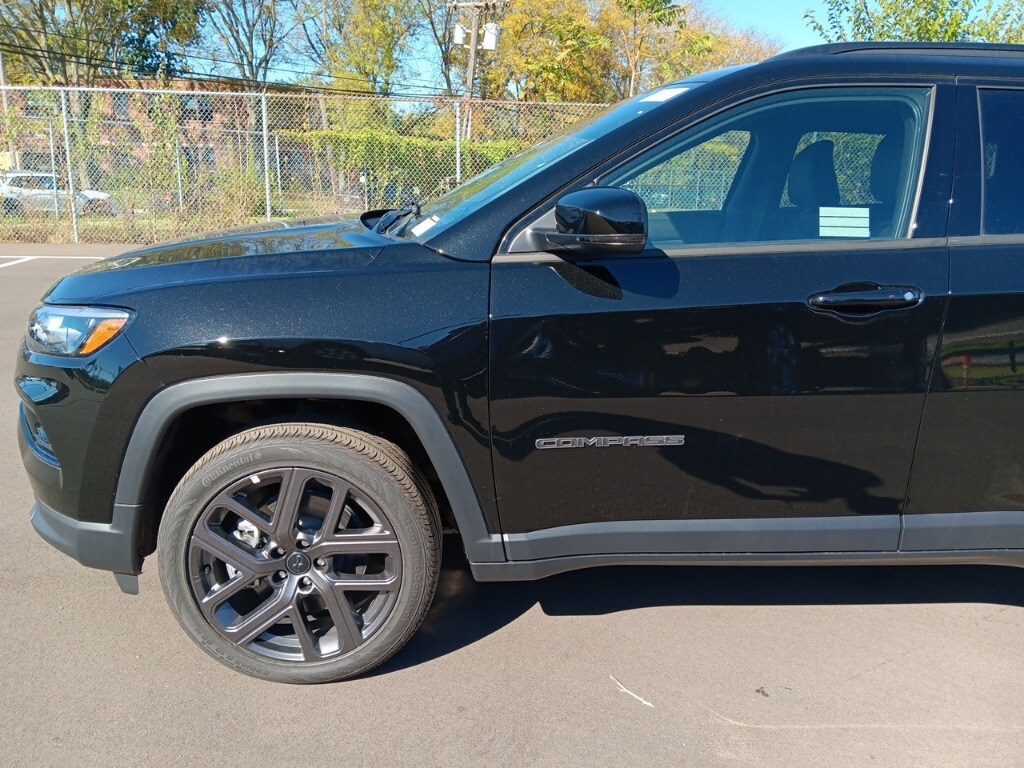 2026 Jeep Compass Limited Altitude photo 2