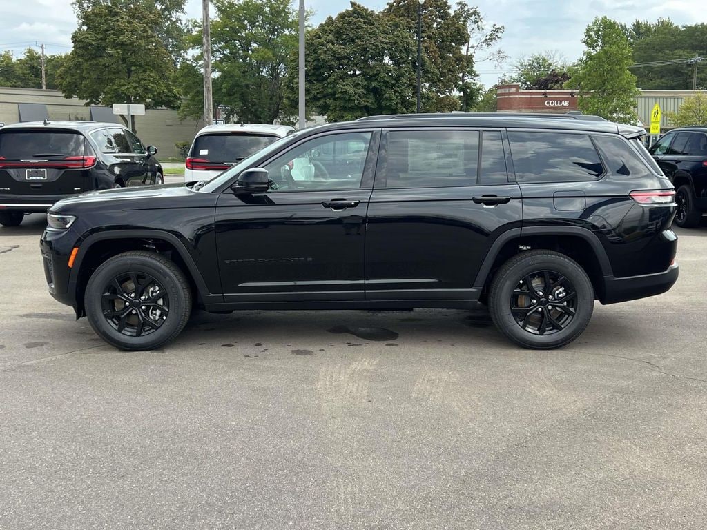 New 2026 Jeep Grand Cherokee L LAREDO ALTITUDE 4X4 Sport Utility