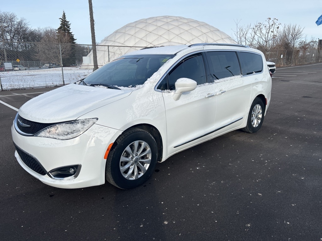 2018 Chrysler Pacifica Touring L Plus's photo