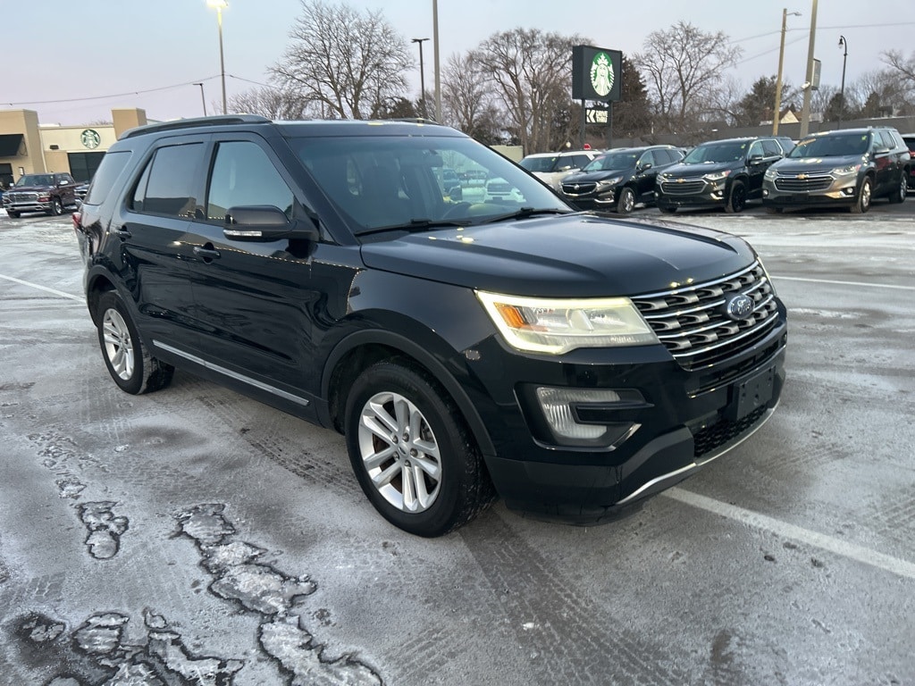 Used 2017 Ford Explorer XLT SUV