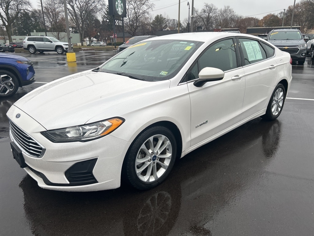2019 Ford Fusion Hybrid SE's photo