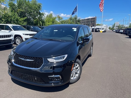 2026 Chrysler Pacifica SELECT Passenger Van