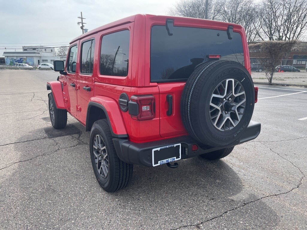 2024 Jeep Wrangler Sahara photo 4