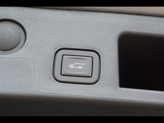2027 Chevrolet Equinox LT - Photo 18
