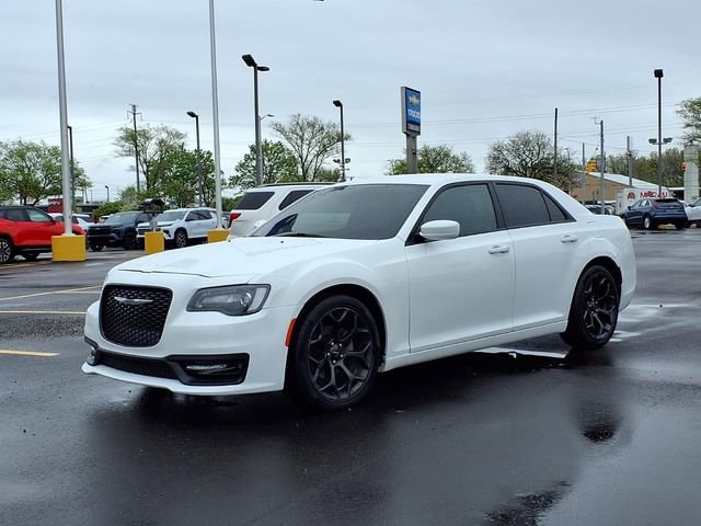 2020 Chrysler 300 S's photo