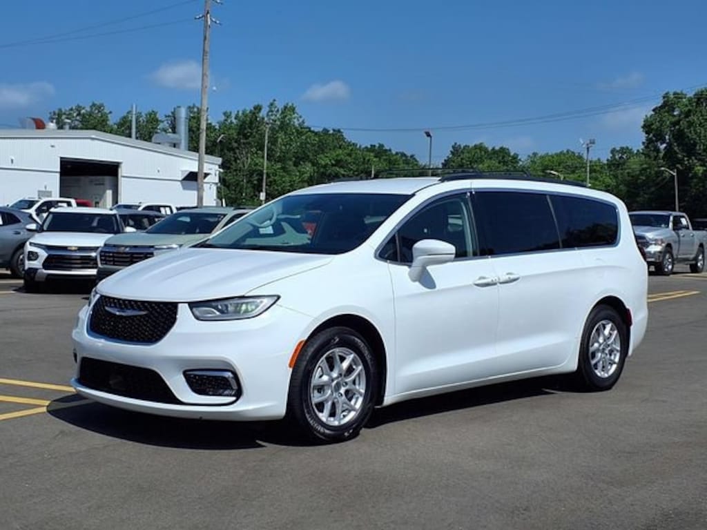 Used 2022 Chrysler Pacifica Touring L Van Passenger Van