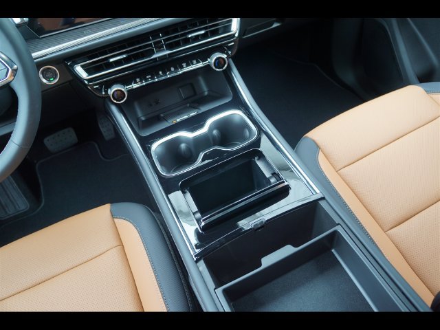 2027 Chevrolet Traverse Z71 - Photo 14