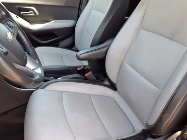 2022 Chevrolet Trax LT photo 3