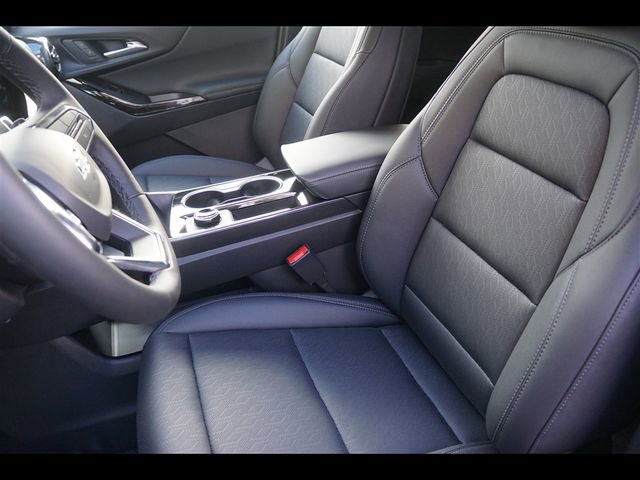 2026 Chevrolet Equinox LT photo 2