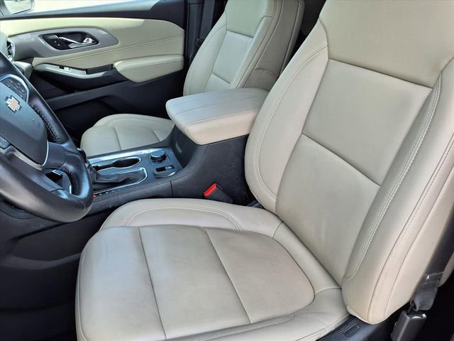 2022 Chevrolet Traverse Leather photo 3