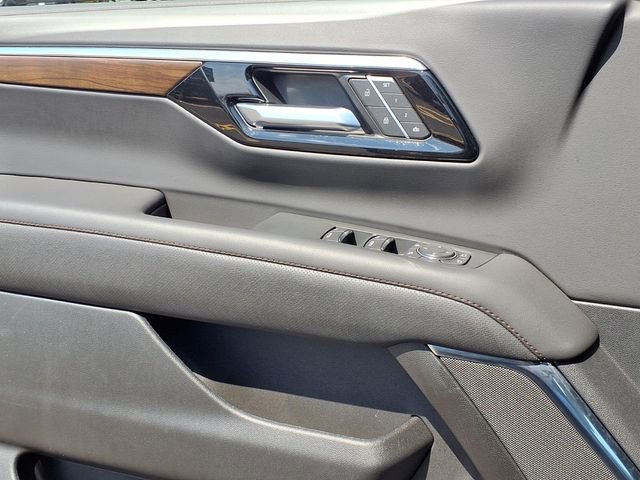 2026 Chevrolet Suburban High Country - Photo 22