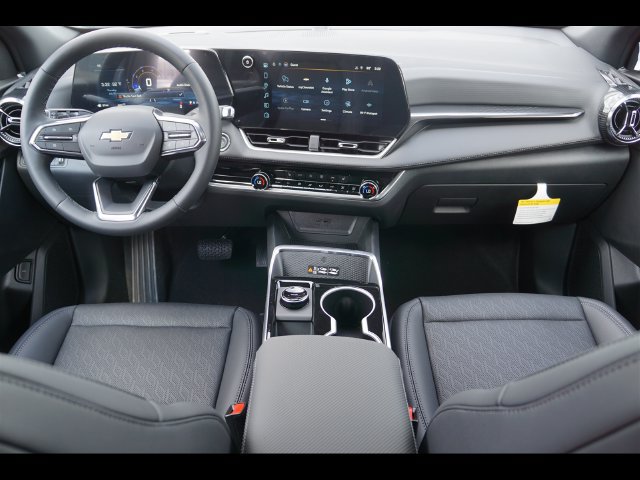 2027 Chevrolet Equinox LT - Photo 11