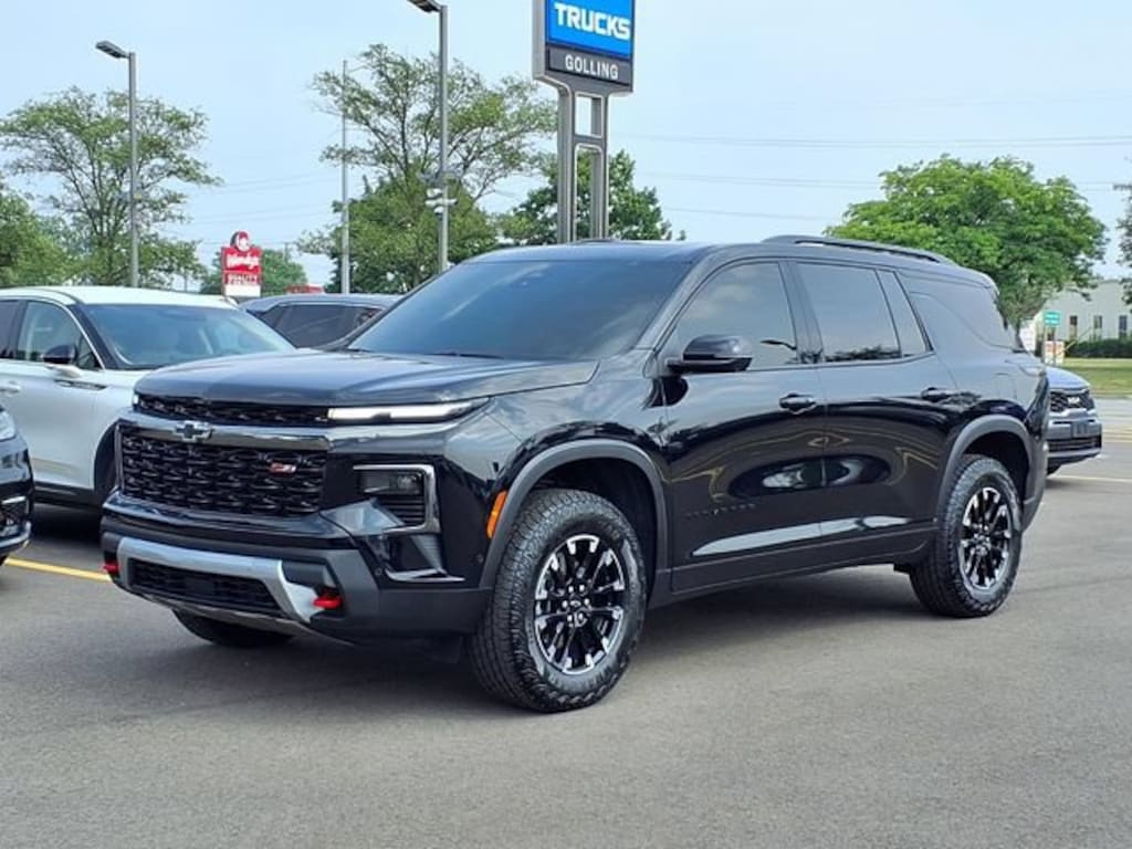 Used 2025 Chevrolet Traverse Z71 SUV