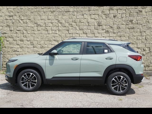 2026 Chevrolet Trailblazer LT photo 2