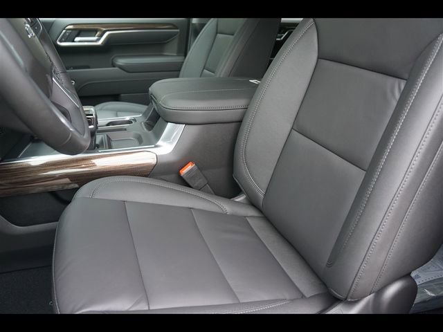2026 Chevrolet Silverado 1500 RST photo 3
