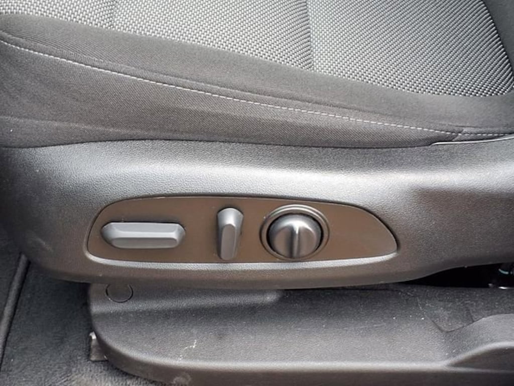 Used 2023 Chevrolet Traverse LT Cloth SUV