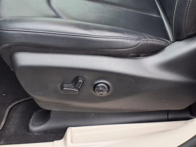 2024 Chrysler Pacifica Touring L photo 4