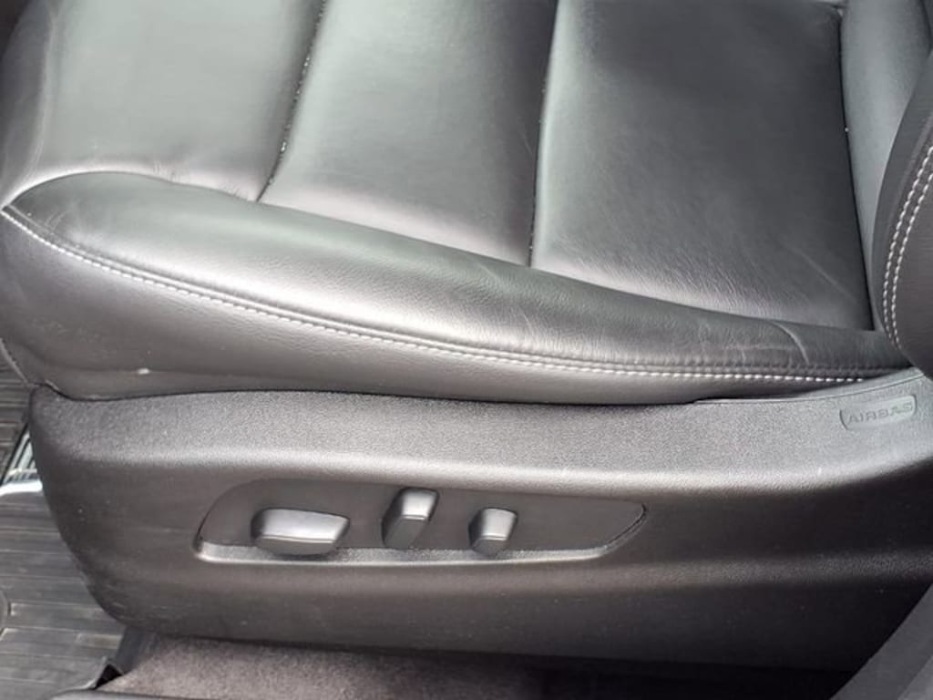 Used 2024 CADILLAC XT4 Luxury SUV