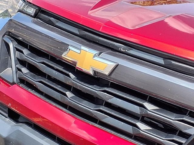 2023 Chevrolet Colorado LT photo 4