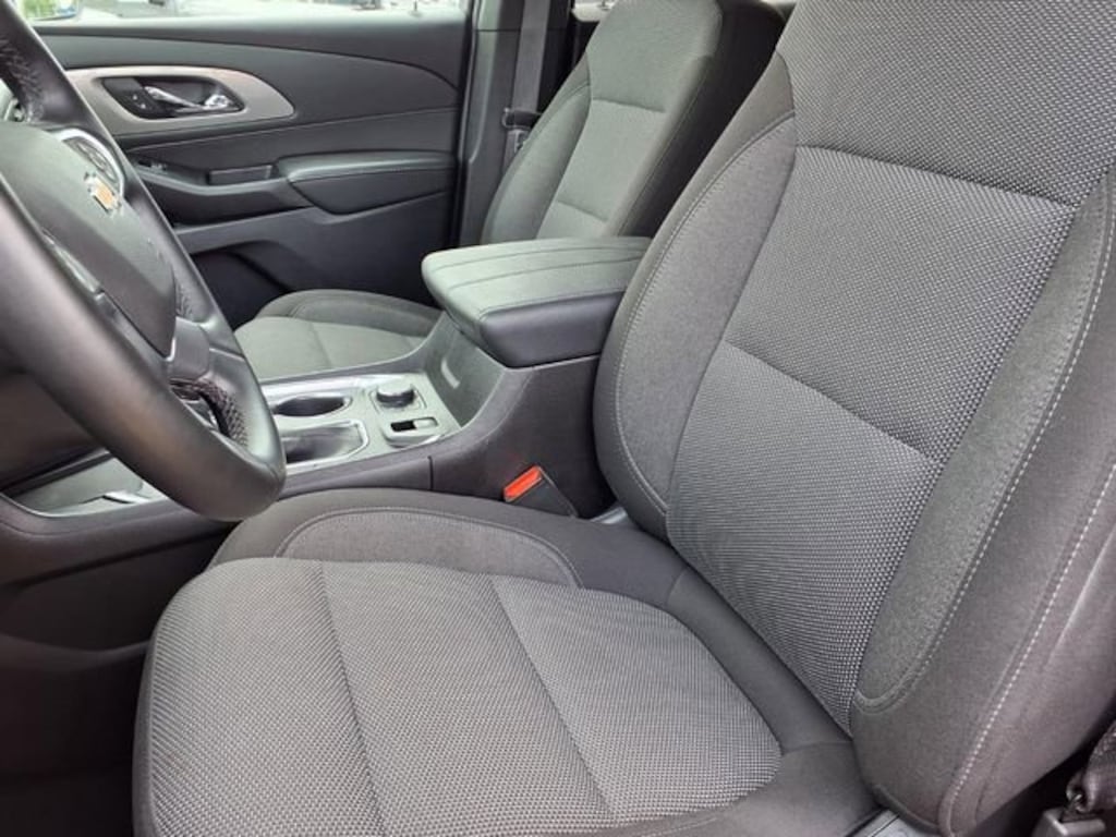 Used 2023 Chevrolet Traverse LT Cloth SUV