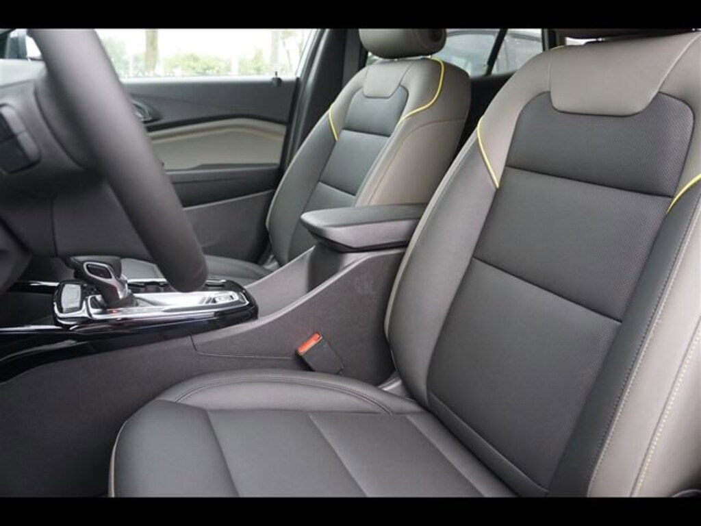 New 2025 Chevrolet Trax Activ SUV