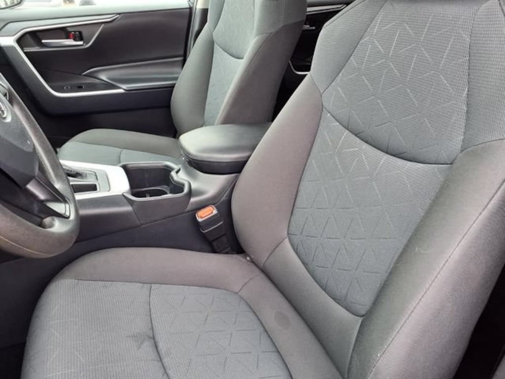 Used 2025 Toyota RAV4 XLE SUV
