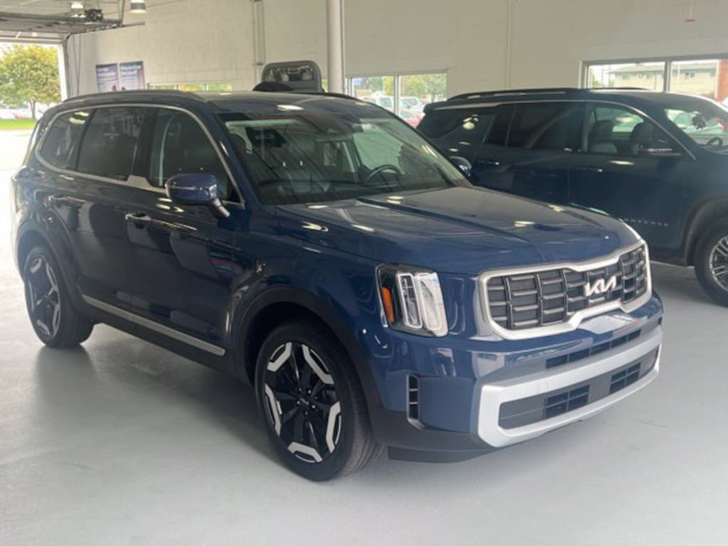 Used 2025 Kia Telluride S SUV