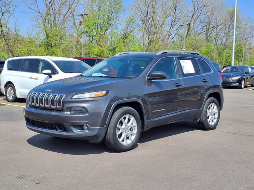 Used 2016 Jeep Cherokee Latitude SUV