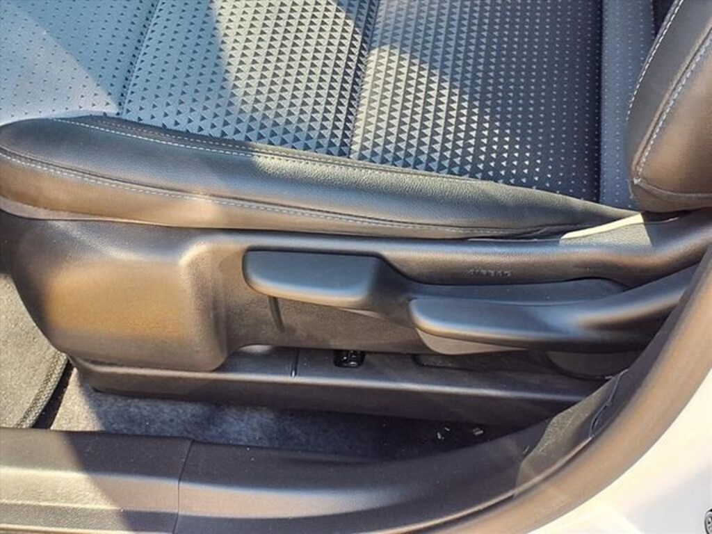 Used 2025 Chevrolet Trax LT SUV