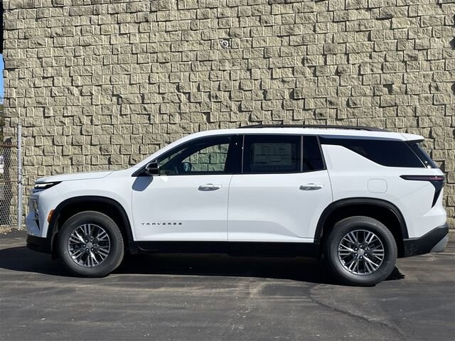 2026 Chevrolet Traverse photo 2