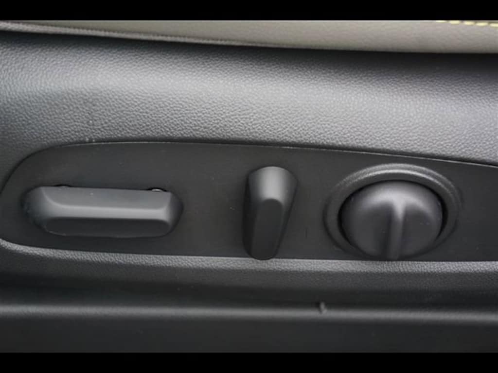 New 2025 Chevrolet Trax Activ SUV