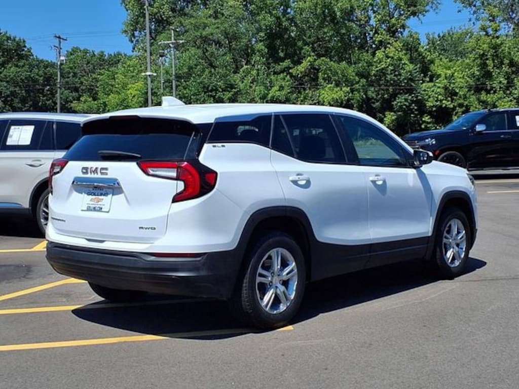 Used 2023 GMC Terrain SLE SUV