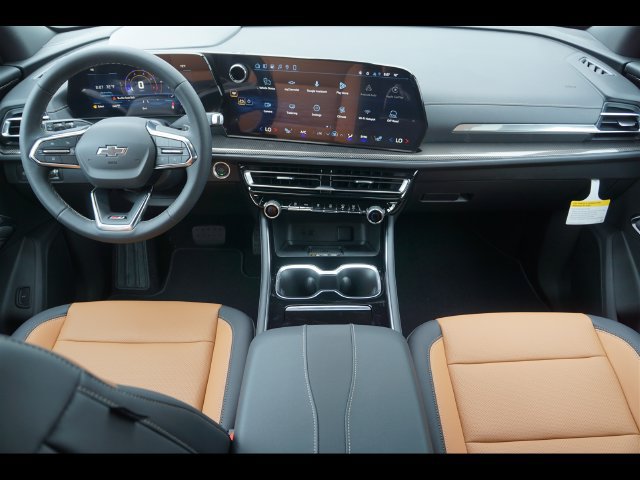 2027 Chevrolet Traverse Z71 - Photo 13